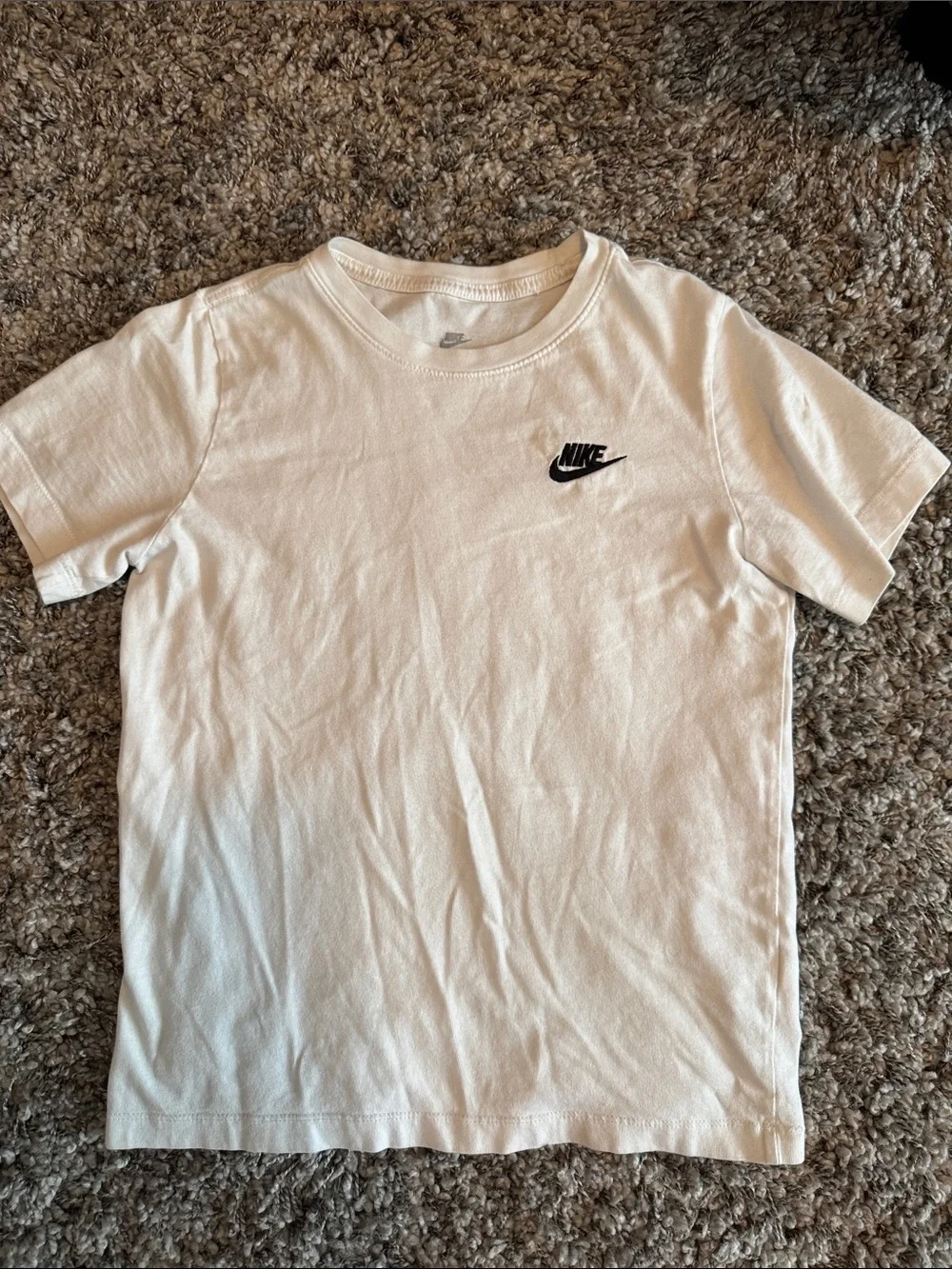 Nike three short